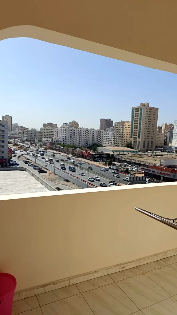 Bed space available for Male (Indians only). Ajman between Galleria mall - Day 2 Day area.64054494872578114