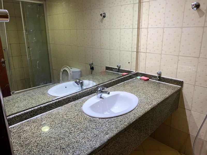 قسم خاص للأزواج أو الأشخاص العزاب بجوار مول الإمارات64049166954753111