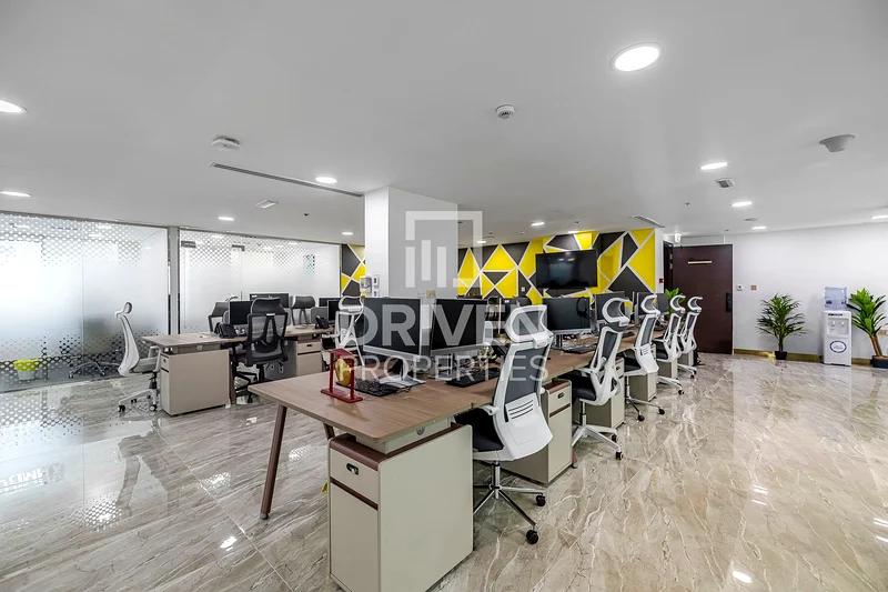 Combined High Floor Fitted Office | Prime Location64068978706307112