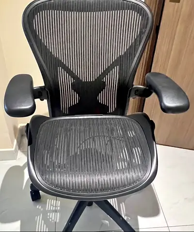 Herman Miller Areon Classic Chairs For Selling
