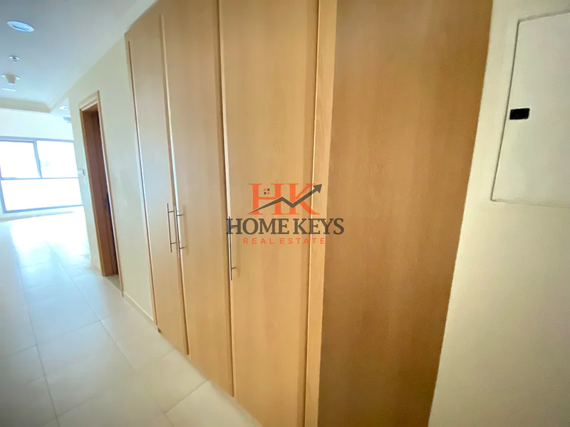 Ready to Move in Studio | 8 mins walk to Metro | AC Free64210693442562114