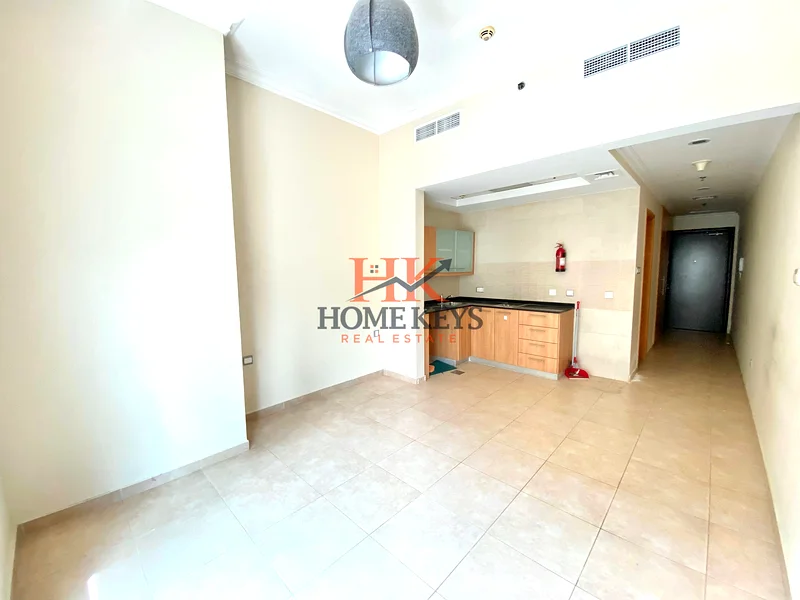 Ready to Move in Studio | 8 mins walk to Metro | AC Free64210693442562111