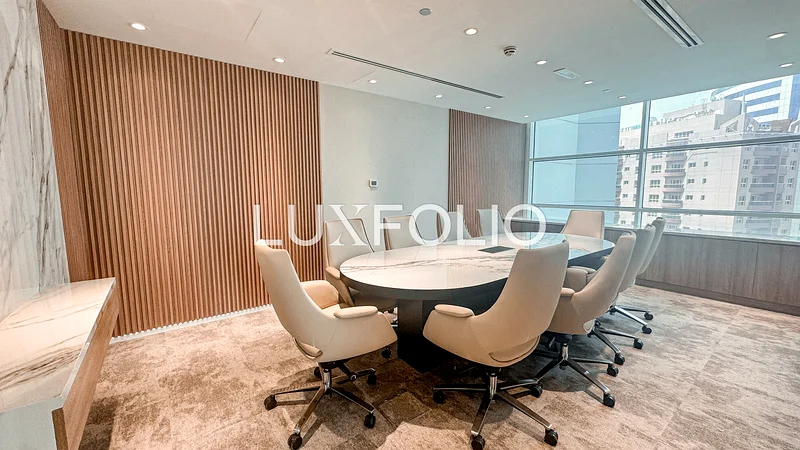 خيارات متعددة | مؤثثة | طابق متوسط64064592718850112