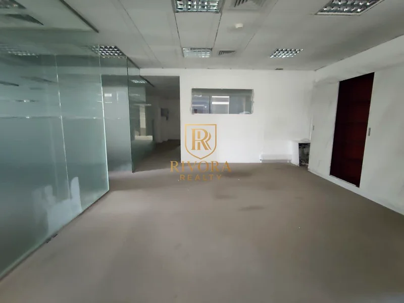 مكتب مع بانTRY وحمام خاص ومكيف حر64066791309313111