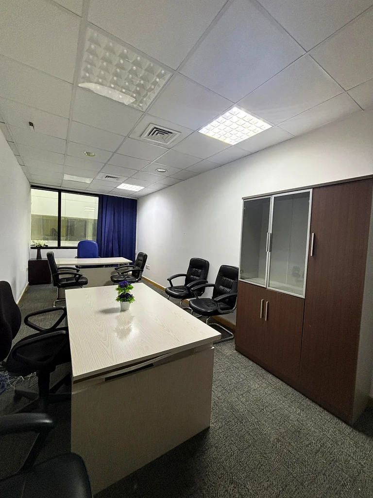 RENTAL OFFICES : EJARI SERVICES : NEAR TO METRO : DEWA INCLUDED : FREE MEETING ROOM64068007414147111