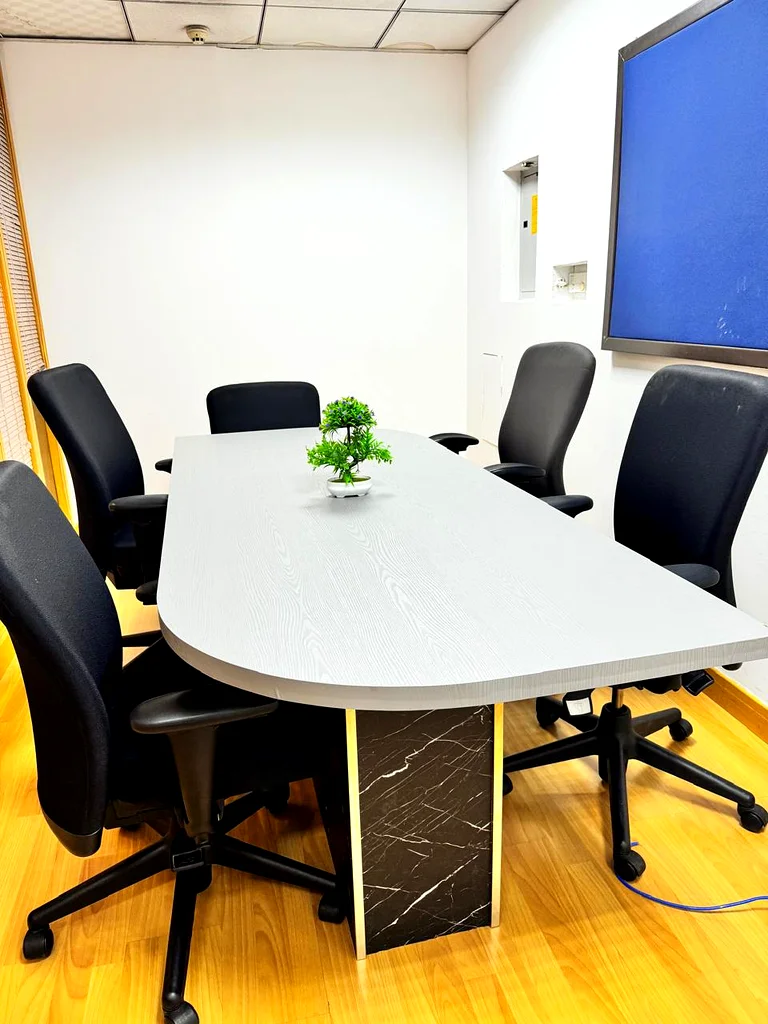 RENTAL OFFICES : EJARI SERVICES : NEAR TO METRO : DEWA INCLUDED : FREE MEETING ROOM64068007414147114