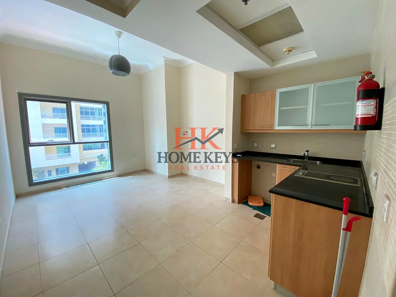 Studio || 8 Min to Metro & Tram || Chiller Free || Ready to move64210693451523111