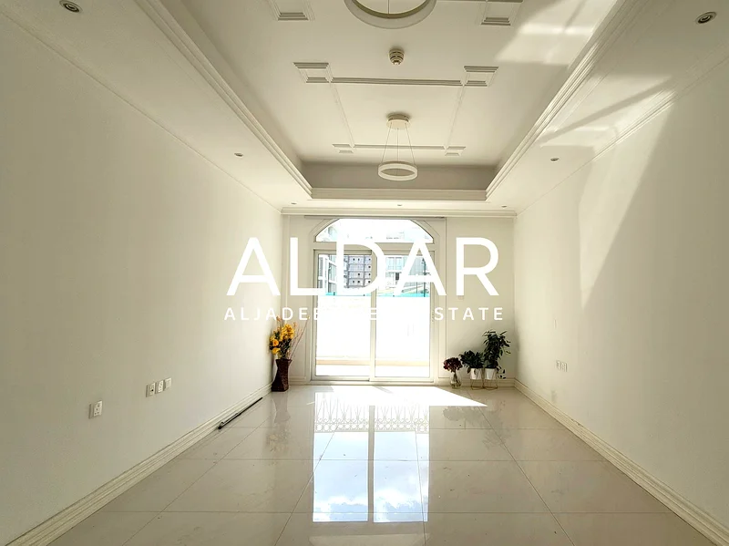 Spacious | Well Maintained | Near Park | Airy64154844714626111