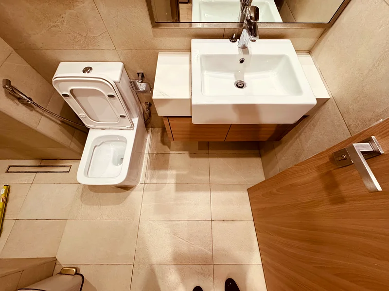STUDIO WITH POOL AND BOULEVARD VIEW // CHILLER FREE AND FITTED KITCHEN64153197323137112
