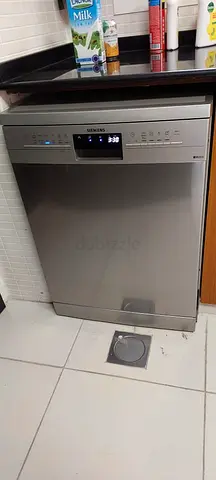 Siemens iq300 Dishwasher three racks freestanding