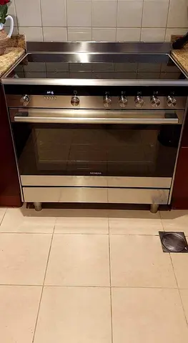 Siemens iq700 Electric Ceramic cooking range 90x60cm freestanding