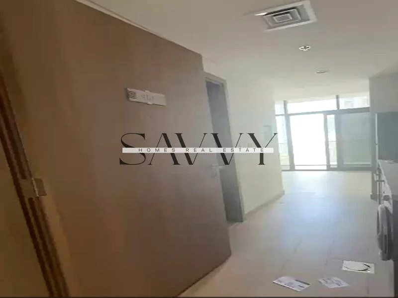 BIG LAY-OUT | READY TO MOVE | PRIME LOCATION64152702459779111