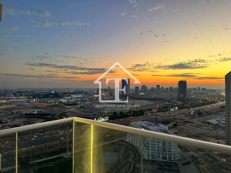 شاغرة | مؤثثة بالكامل | طابق عالي64211766726915110