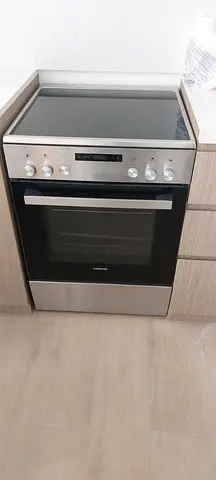 Siemens Electric ceramic cooking range 60x60cm freestanding