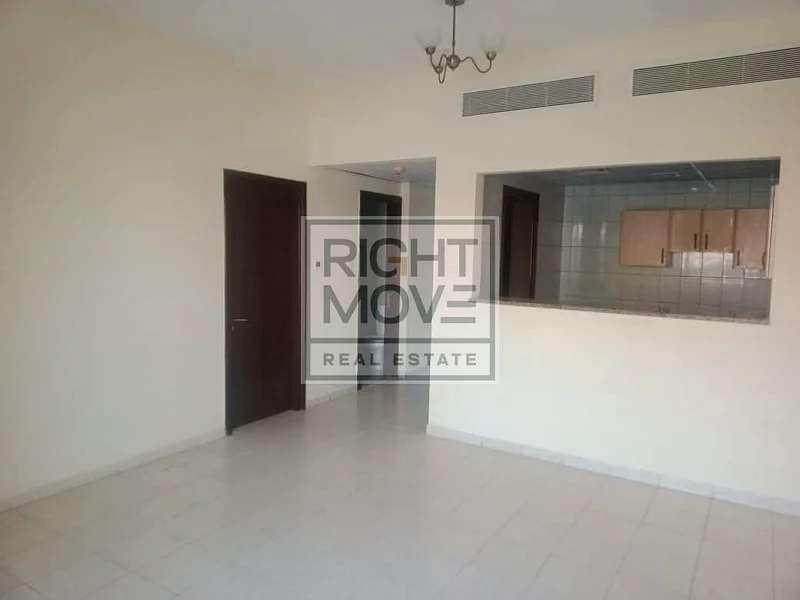 شقة واسعة بغرفة نوم واحدة مع شرفة في كلاستر إسبانيا | موقع جيد | مناسبة للعائلة64214766320130112