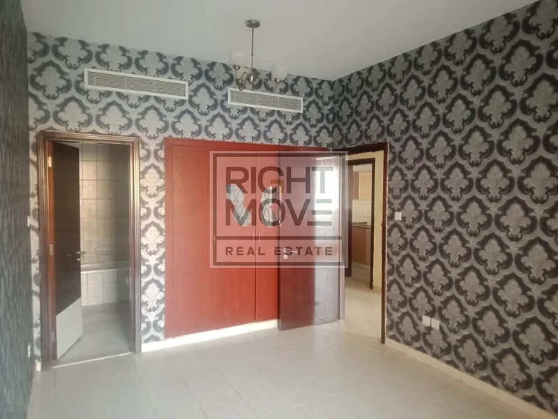 شقة واسعة بغرفة نوم واحدة مع شرفة في كلاستر إسبانيا | موقع جيد | مناسبة للعائلة64214766320130114