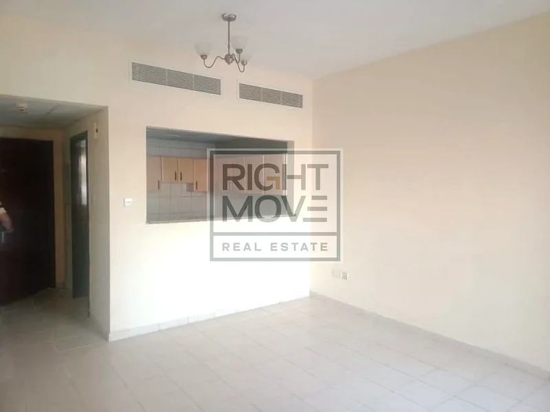 شقة واسعة بغرفة نوم واحدة مع شرفة في كلاستر إسبانيا | موقع جيد | مناسبة للعائلة64214766320130110