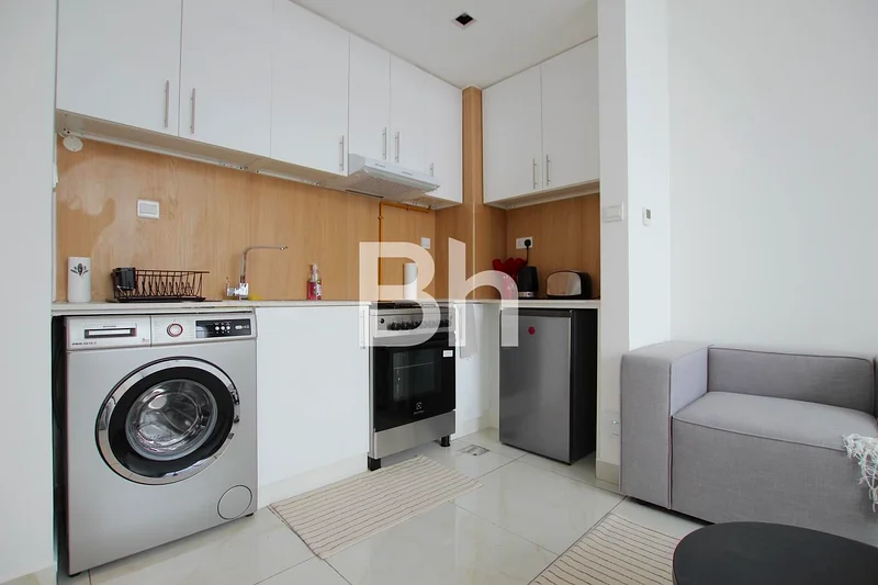 مؤثث بالكامل | مع شرفة | موقع متميز64174749895427112