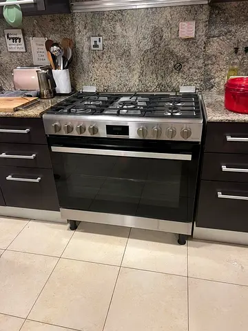 Bosch Latest Model gas cooking range 90x60cm