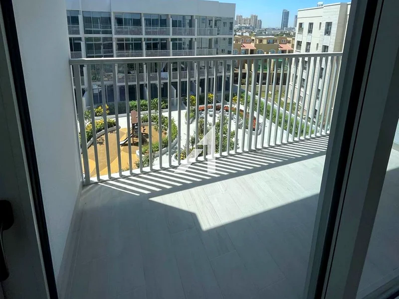 Modern Studio | Park View | High Floor | Vacant64175143690369111