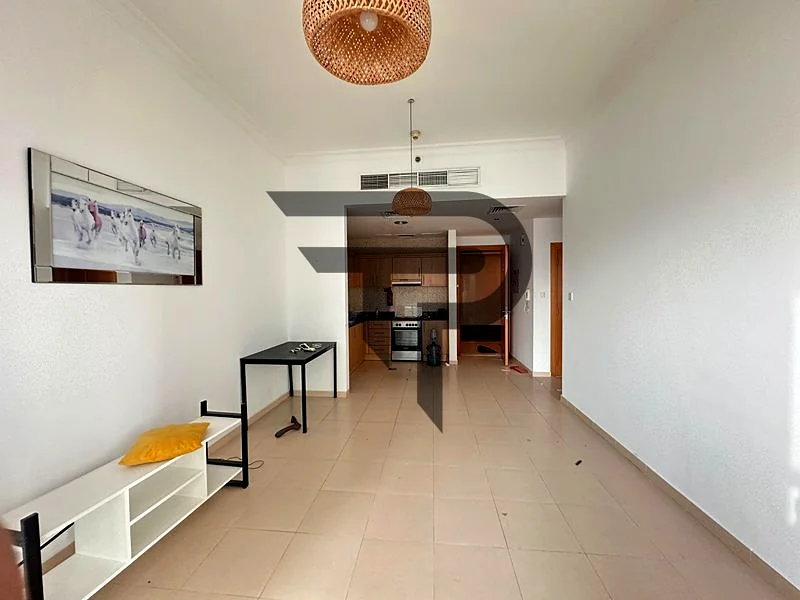 إطلالة على القناة | مفروشة | شقة واسعة من غرفة نوم واحدة | شاغرة64209167318787110