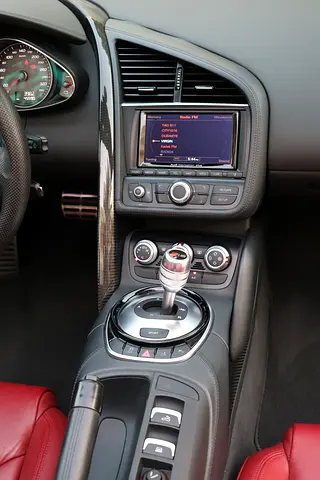 صورة مصغرة 15 لـ 2016 AUDI R8