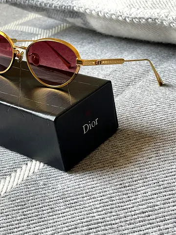 Chic Dior Sunglasses - Your Perfect Summer Accessory!