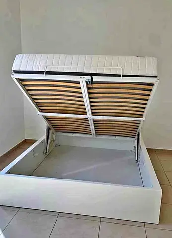Ikea queen size hydraulic bed with Ikea mattress