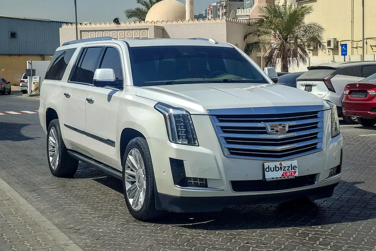 Cadillac Escalade 2018 — photo 1 of 16