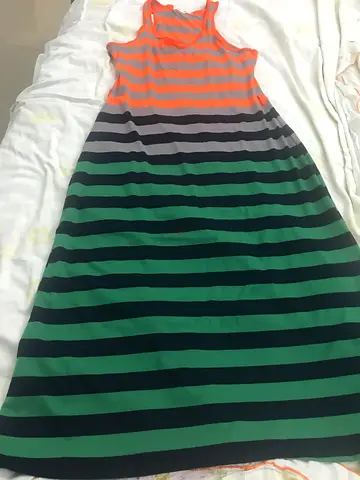 فساتين متنوعه للسيدات