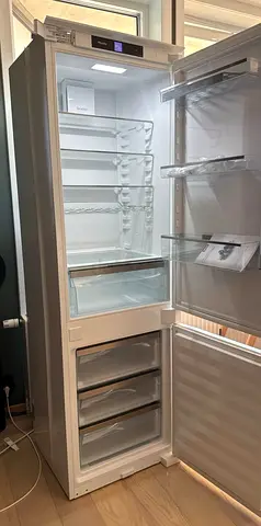 Miele 7th series latest model built-in bottom freezer refrigerator