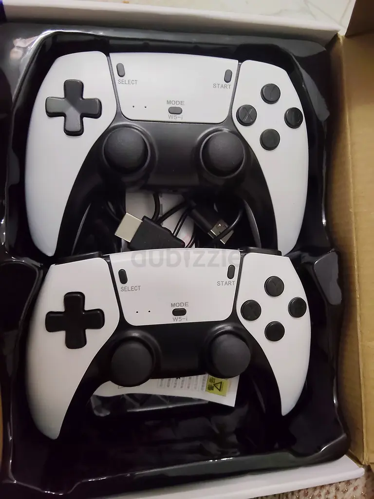 Dive into Gaming with the 2.4G Wireless Controller!65073405624449111