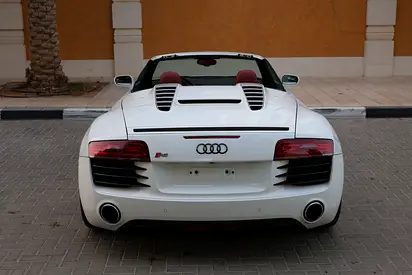 صورة مصغرة 8 لـ 2016 AUDI R8