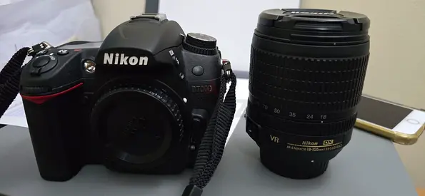 Nikon D7000 Camera with 18-105 lens and bag