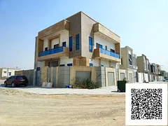 Villa with 6 master bedrooms, 2 halls and a maid's room