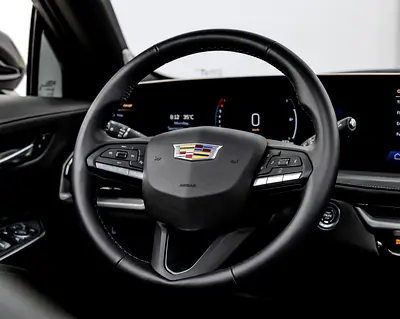 2025 Cadillac XT4 — фото 9