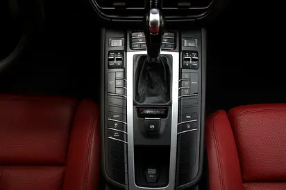 صورة مصغرة 16 لـ 2021 Porsche MACAN