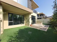 5 Bedroom| Perfect Location |Vacant |Corner Unit