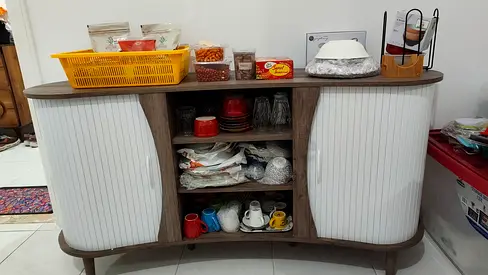 Buffet / Crockery cabinet