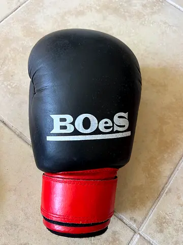 Quality Red Boxing Gloves - Perfect for Training 16oz