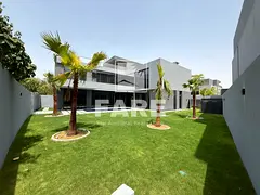 Luxurious spacious 5 Bedroom villa with Private pool // landscaping done // Ready to move // Gated c