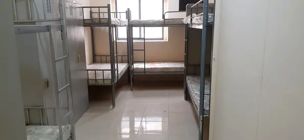 Bedspace available near sharaf DG metro