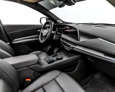 2025 Cadillac XT4 — фото 6