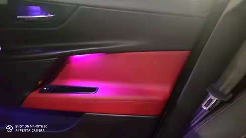 صورة 10 لـ 2016 Jaguar XE