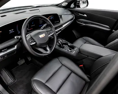 2025 Cadillac XT4 — фото 8