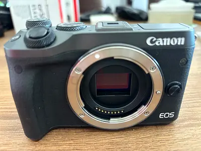 Canon EOS M6 24.2 Megapixel - Black