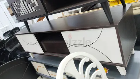 Stylish Modern TV Stand - Perfect for Your Living Room