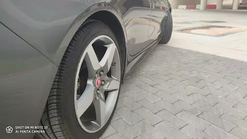 صورة 5 لـ 2016 Jaguar XE
