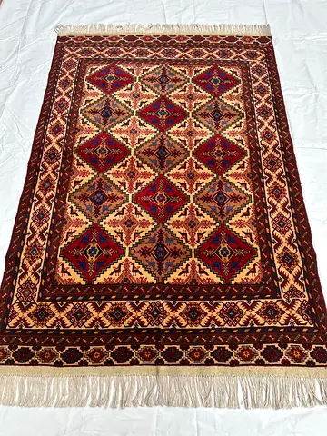 Vintage 130 x 188 cm Handmade Persian Shiraz Carpet 32U