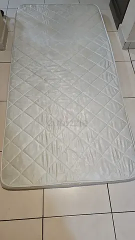 Single mattress